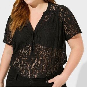 Torrid Black Lace Short Sleeve Blouse – Size 1 (1X / 14–16)